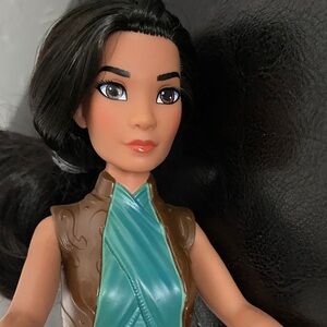 Disney Pricess Raya Doll with Teal and Burgundy Outfit